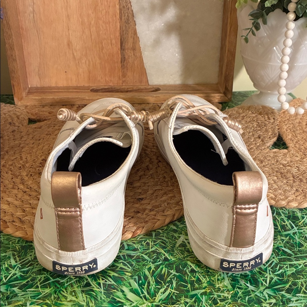 Sperry Women's Crest Vibe White Leather Casual Sneakers - Picture 8 of 13